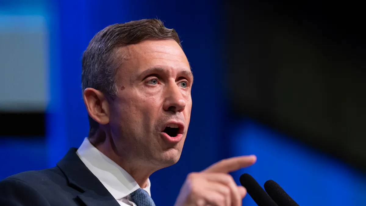 ‘Abolish ICE’ Is Now Official DNC Policy