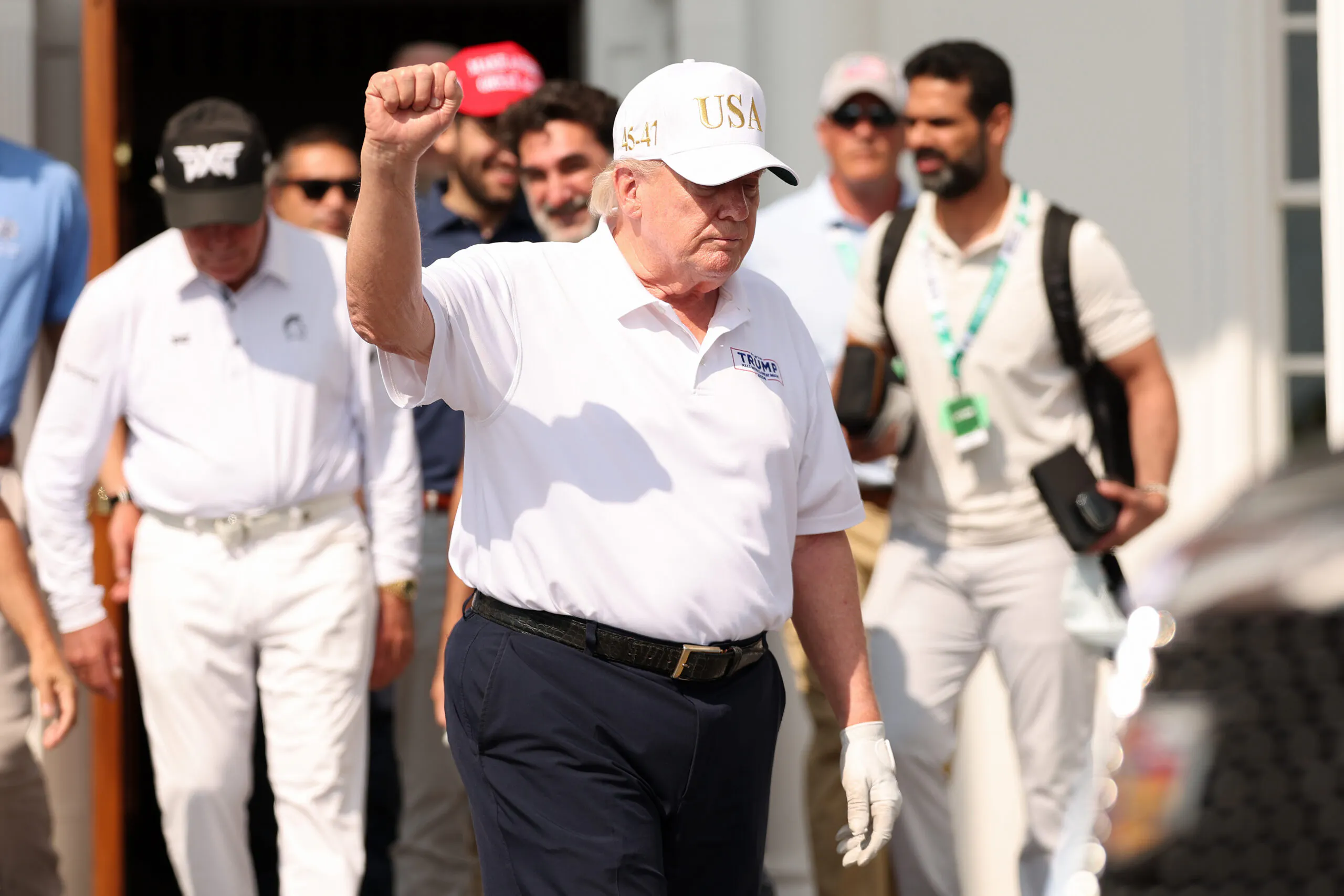F-16s Scramble After Planes Breach No-Fly Zone Over Trump’s Golf Club