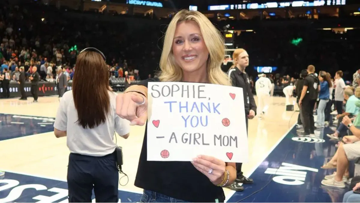 Riley Gaines Goes Off On WNBA, Says Staffer Tried To Take Away Sophie Cunningham Sign
