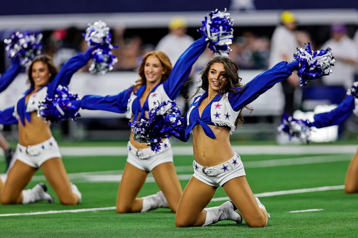 Dallas Cowboys Cheerleaders Go To War With Emo Rockers Over Mock Gunfight