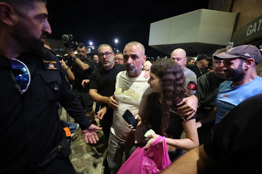 Israeli Plumber Who Helped Stop Flydubai Terrorist Credits TV Show For Preparing Him