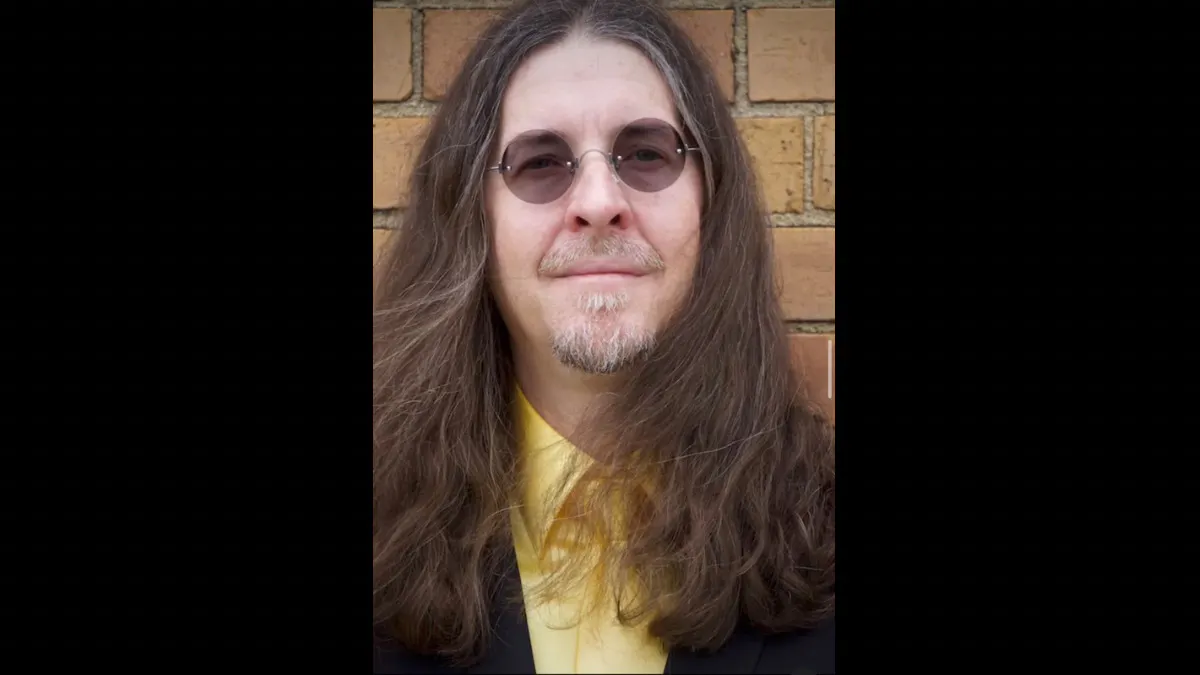 Deranged Armed Libertarian Senate Candidate Live-Tweets Manhunt, Taunts Cops: ‘A Hell Of A Show’