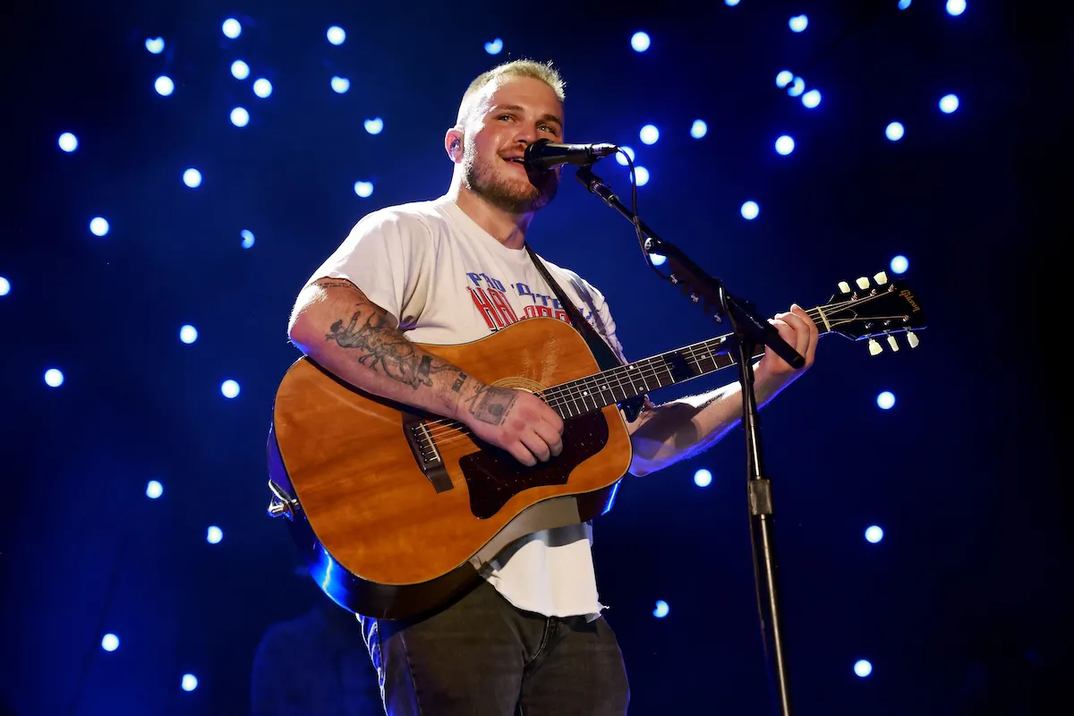 Country Star Taunts Robert Kraft On His Own Turf After Antisemitic Macklemore Drama